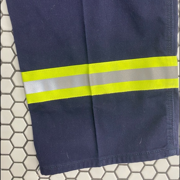 Carhartt reflective pants size 38x28 - Picture 5 of 5